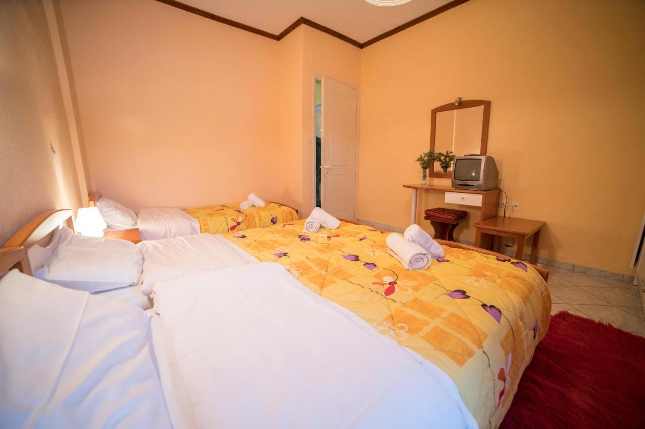 Ξενοδοχειο Παπαναγιωτου Hotell Neraïdochóri Eksteriør bilde