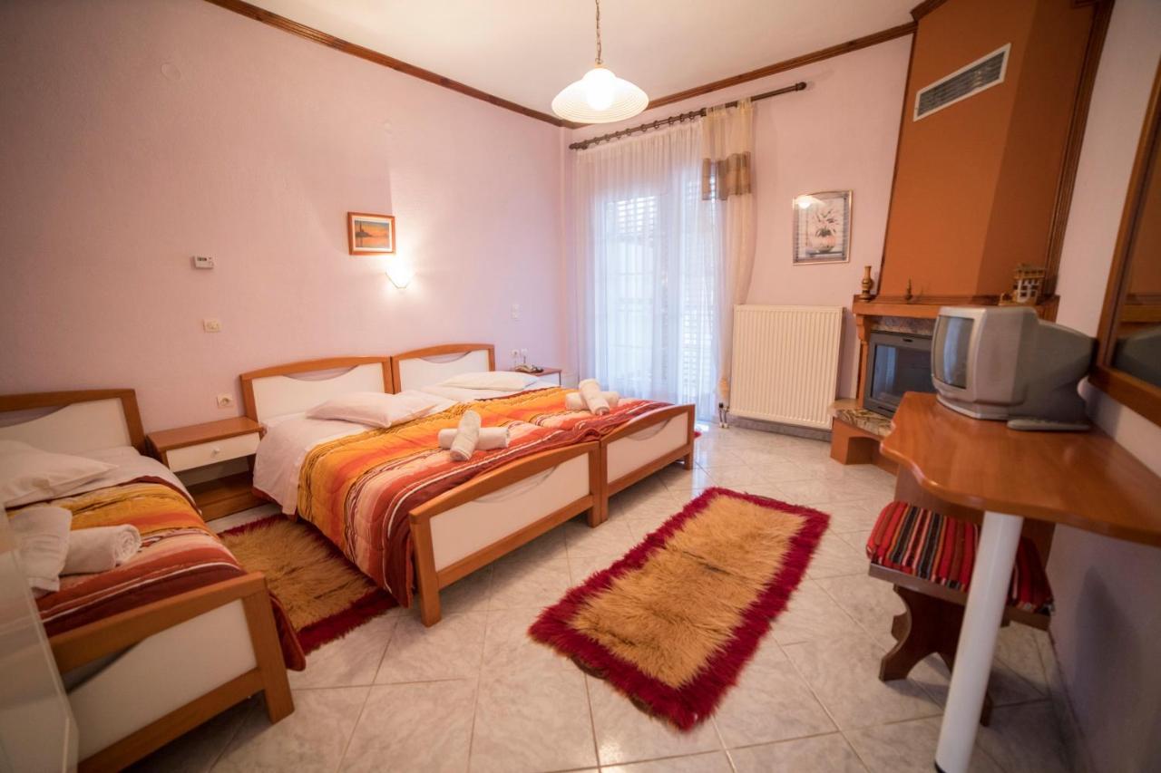 Ξενοδοχειο Παπαναγιωτου Hotell Neraïdochóri Eksteriør bilde