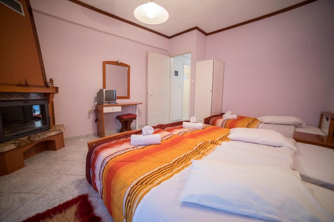 Ξενοδοχειο Παπαναγιωτου Hotell Neraïdochóri Eksteriør bilde