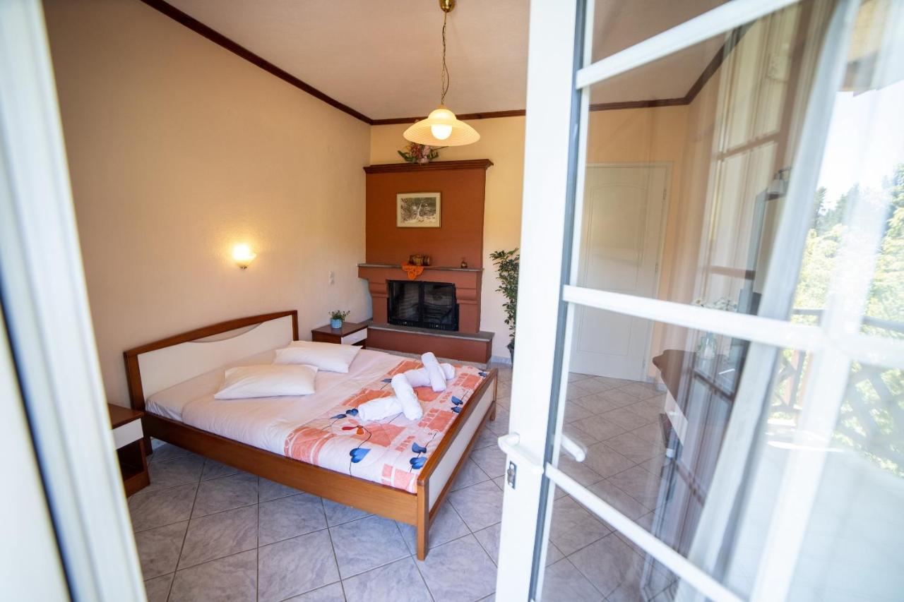 Ξενοδοχειο Παπαναγιωτου Hotell Neraïdochóri Eksteriør bilde