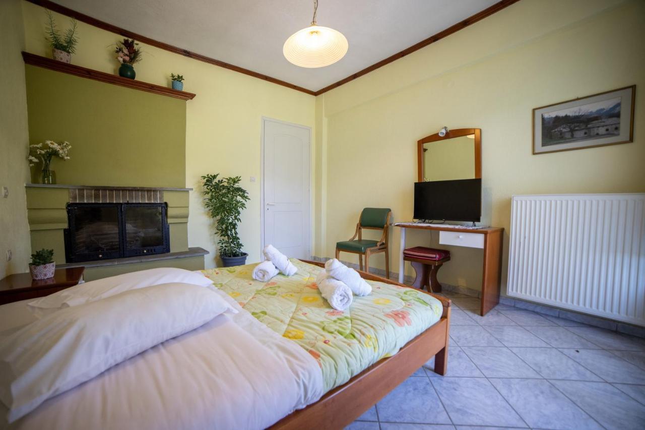 Ξενοδοχειο Παπαναγιωτου Hotell Neraïdochóri Eksteriør bilde