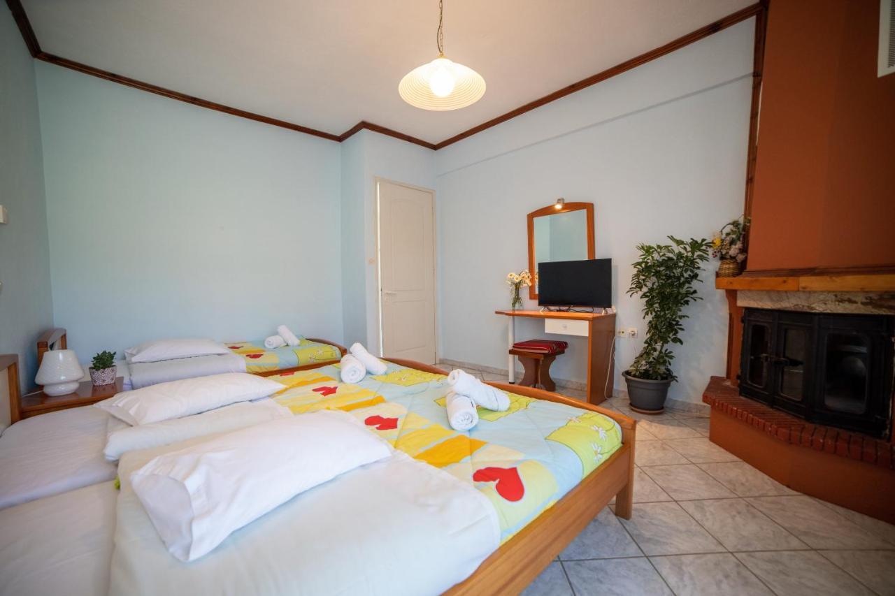Ξενοδοχειο Παπαναγιωτου Hotell Neraïdochóri Eksteriør bilde