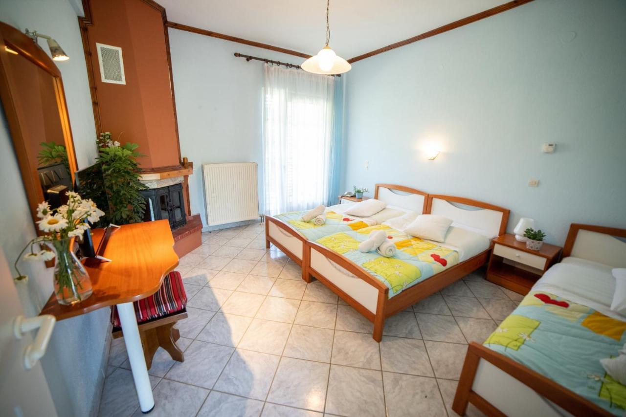 Ξενοδοχειο Παπαναγιωτου Hotell Neraïdochóri Eksteriør bilde